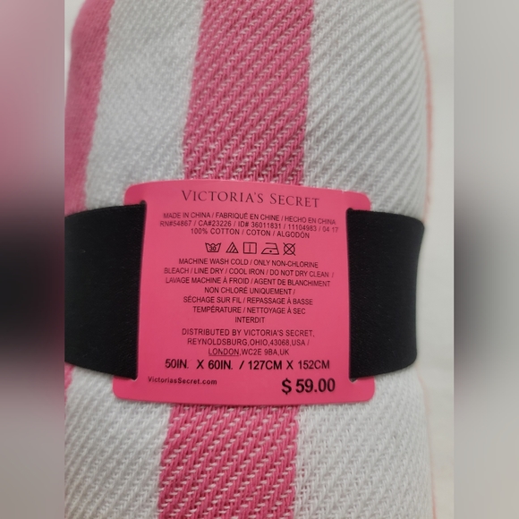 NWT Victoria's Secret Beach Blanket Striped Lightweight Throw - Picture 8 of 10